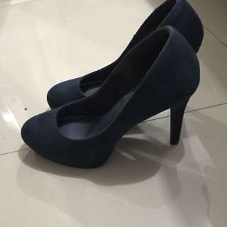 heels payless