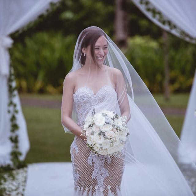 Beautiful Jun Escario Wedding Gown
