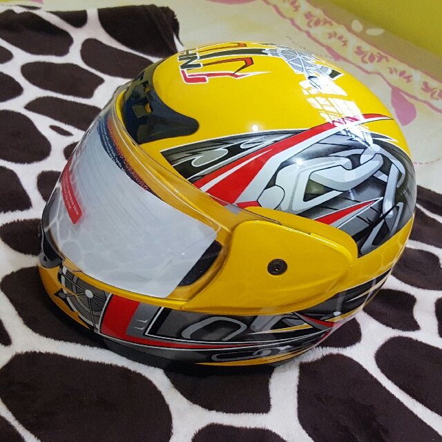 DOT FMVSS 218 Motorcycle Helmet, Car Parts & Accessories on Carousell