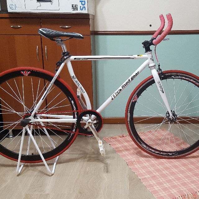 Fixie stand 2025