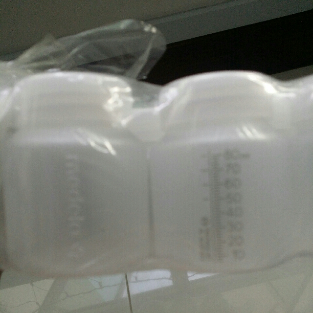 MEDELA storage bottles, Babies & Kids, Nursing & Feeding, Breastfeeding