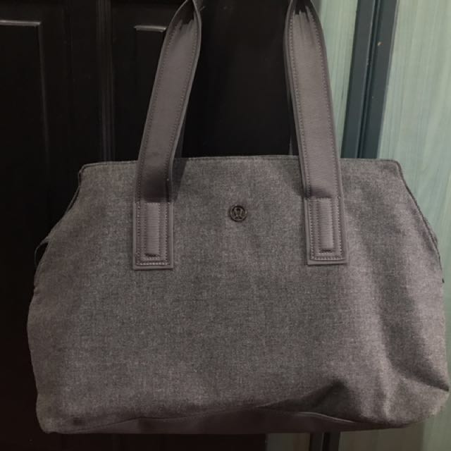 lululemon duffel