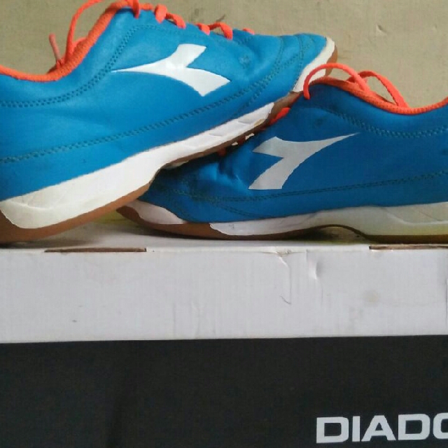 Sepatu Futsal Diadora Original Fesyen Pria Sepatu Di Carousell
