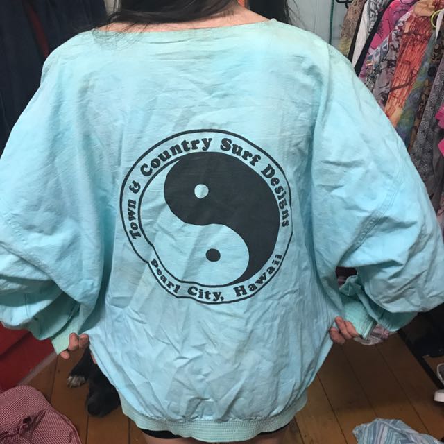 Vintage Town And Country Surf Design Pull Over Women S Fashion Clothes On Carousell