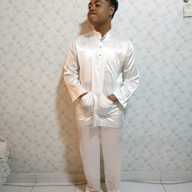  Baju  Melayu  Warne Putih  Cream Pakai  Sekali Dijaga Dlm 