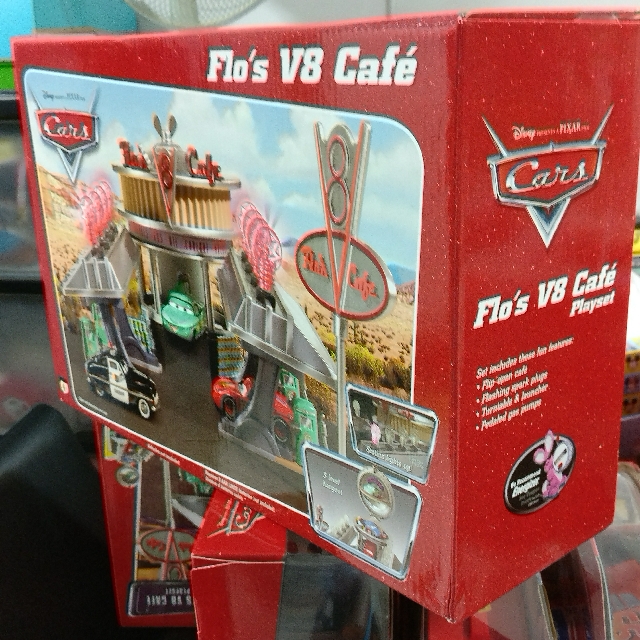 Flo's v8 discount cafe playset