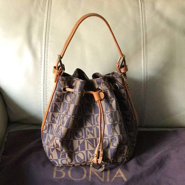 Tas Bonia Monogram Bucket Backpack 9847 Semi Premium (Kode: BON431) 