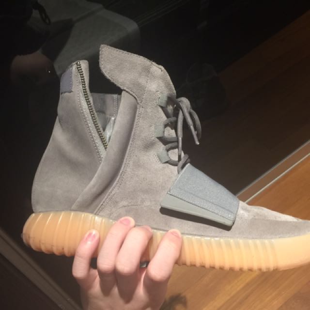 adidas yeezy 750 grey gum us9.5 Men s Fashion Footwear Sneakers