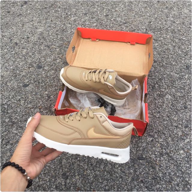 Nike top thea naked