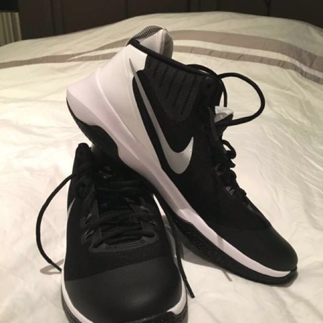 Brand New Nike Air Versatile Basketball Shoes Eur 46 never worn