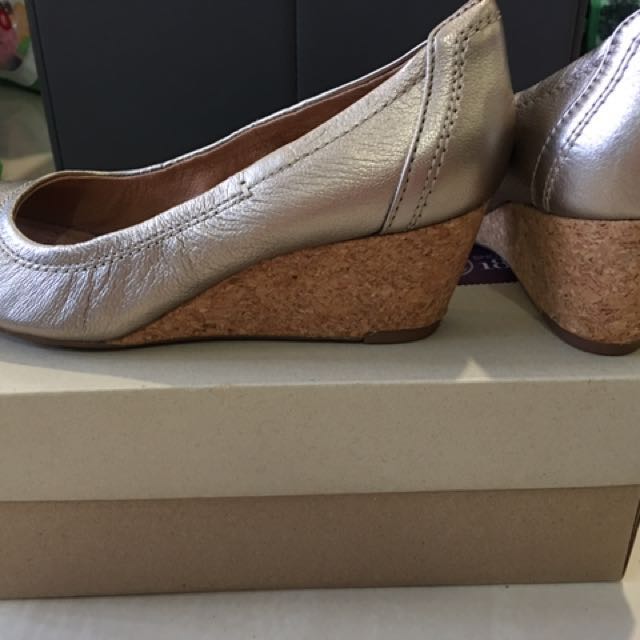 Clarks burmese clearance art wedge
