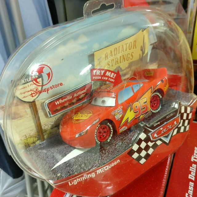 lightning mcqueen toys disney store