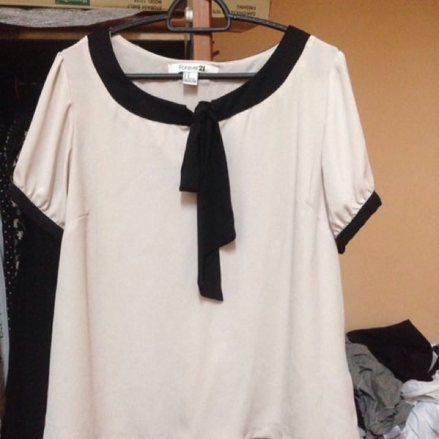 Forever 21 size m nude chiffon blouse with black bow Women s