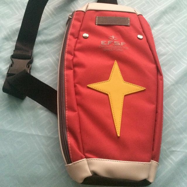Gundam hotsell sling bag