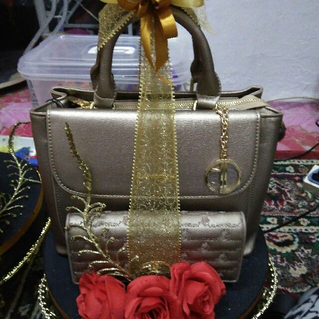 Tempahan Gubahan Hantaran Mampu Milik 2017 Design Craft Handmade Goods Accessories On Carousell