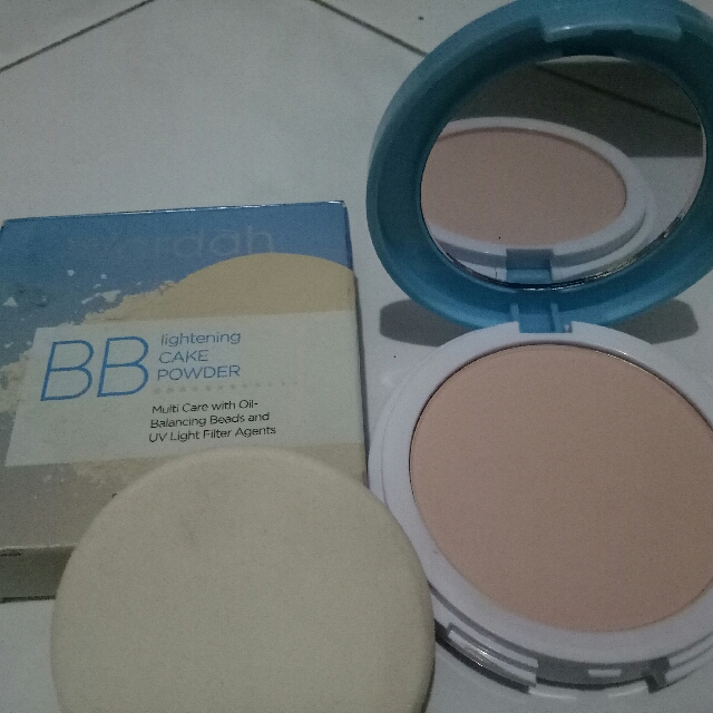 Bedak Wardah Bb Lightening Cake Powder Shade 02 Kesehatan Kecantikan Rias Wajah Di Carousell