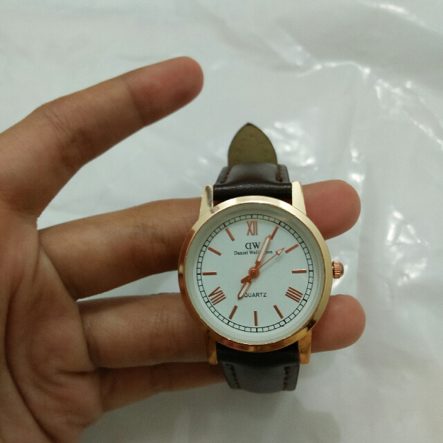 Jam Tangan Dw Kw Fesyen Wanita Jam Tangan di Carousell