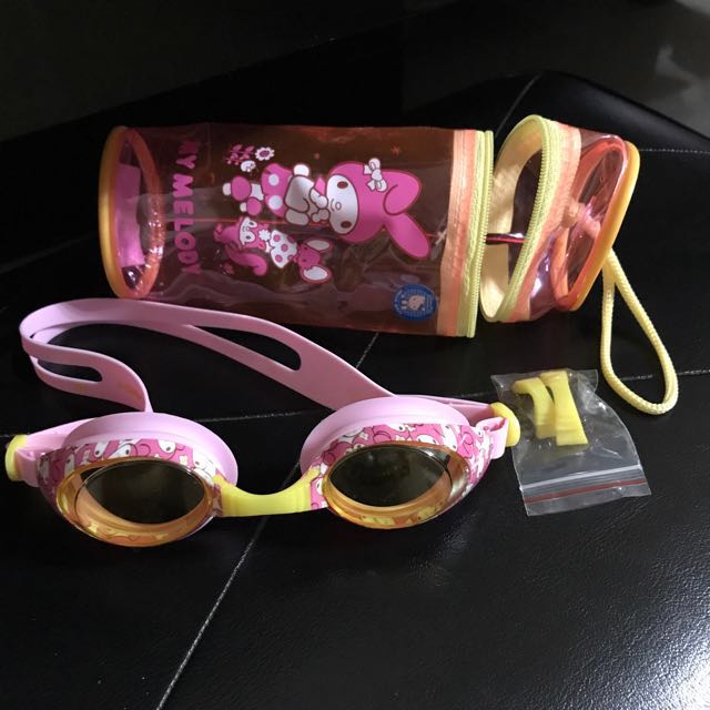 childrens pink swimming goggles