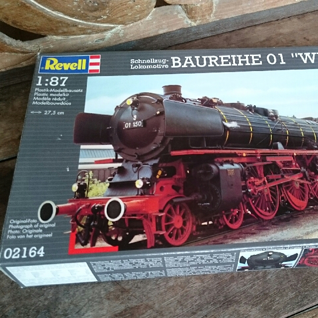 revell train models