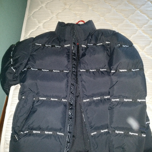 Supreme taped puffer store