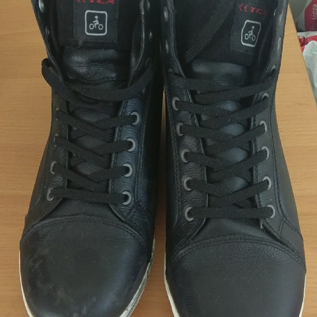 Casual on sale riding shoes