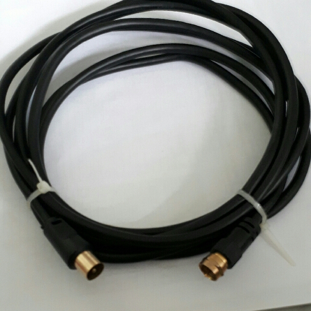 TV antenna cable wall to Tv 3 meter, TV & Home Appliances, TV