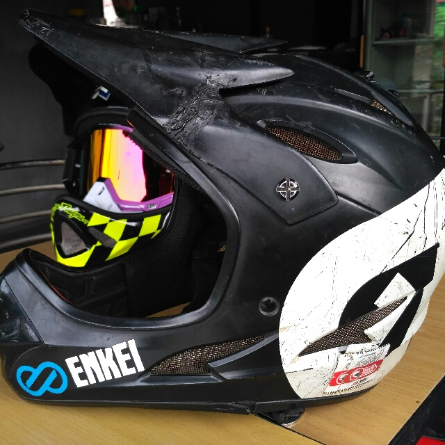 Helm 661 Six Six One Comp Downhill Olah Raga Perlengkapan