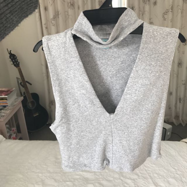 Kookai crop top (Category: Clothes) located in Auckland. Submitted by eilishe (Listing ID 127213944, Image 2). Description: Cute grey Kookai crop top. Worn once! Skirt also available to make it a set :) SIZE 1 (kookai sizing) .
