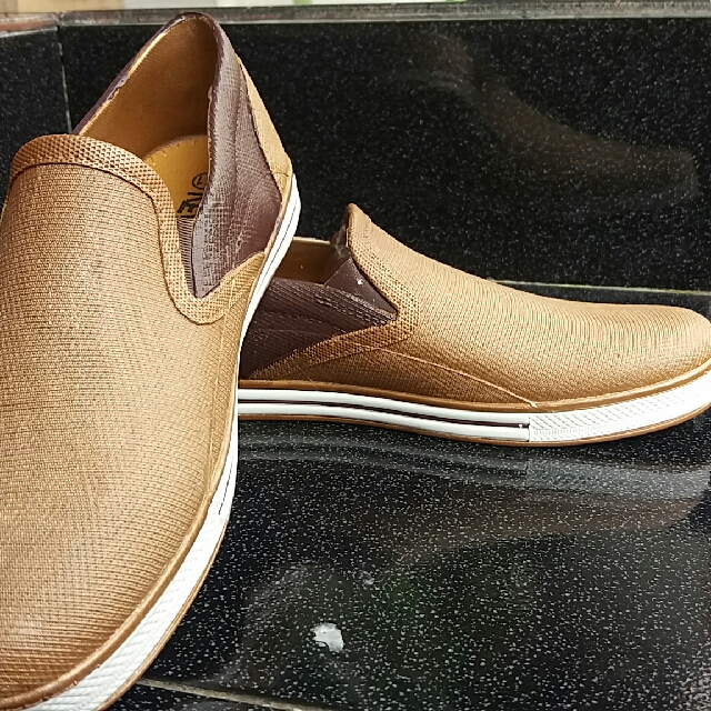 Sepatu Karet New Era Mb 9104 Fesyen Pria Sepatu Di Carousell