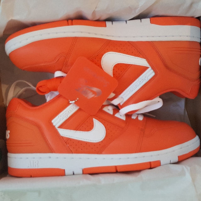 Supreme air force clearance 2 on feet