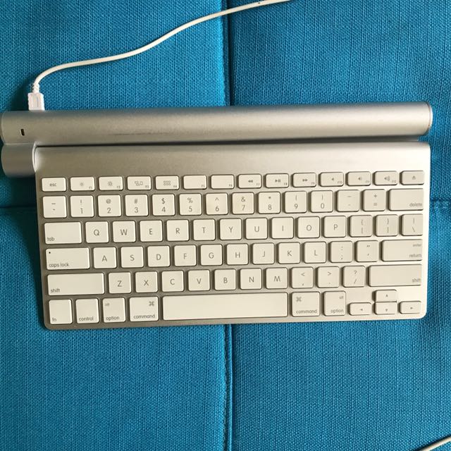 apple wireless keyboard battery