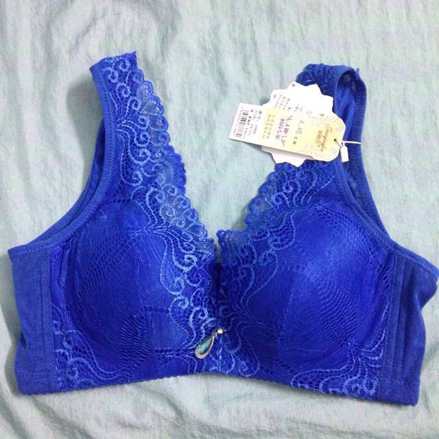 Bra Singlet style wire-free with blue colour, Women's Fashion, New  Undergarments & Loungewear on Carousell
