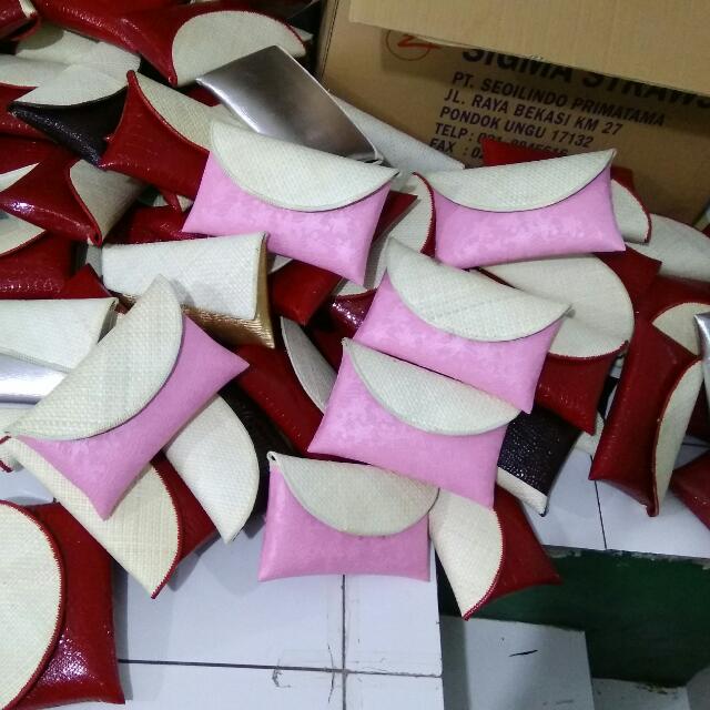 Clutch Pandan Vynil Golden Fesyen Wanita Tas Dompet Di Carousell Pt seoilindo primatama adalah perusahaan yang bergerak dalam bidang manufacturing sedotan air minum. clutch pandan vynil golden fesyen