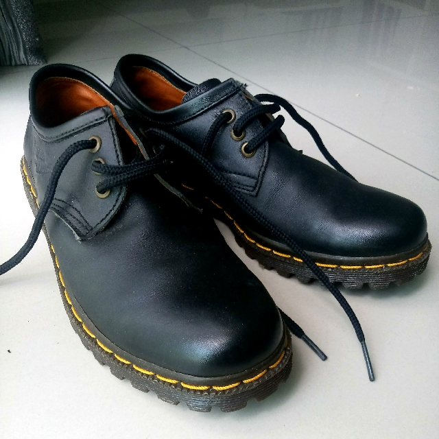 Dr martens sales shoes replica