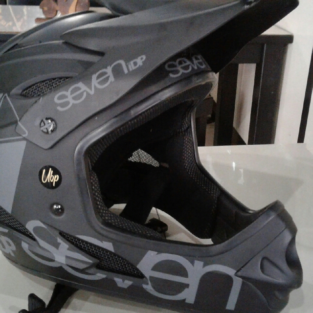 helm seven idp