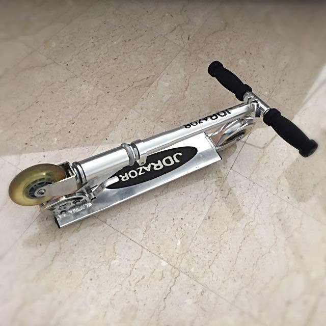 JD Razor MS130 KickScooter, Sports Equipment, PMDs, EScooters & EBikes, Other PMDs & Parts on