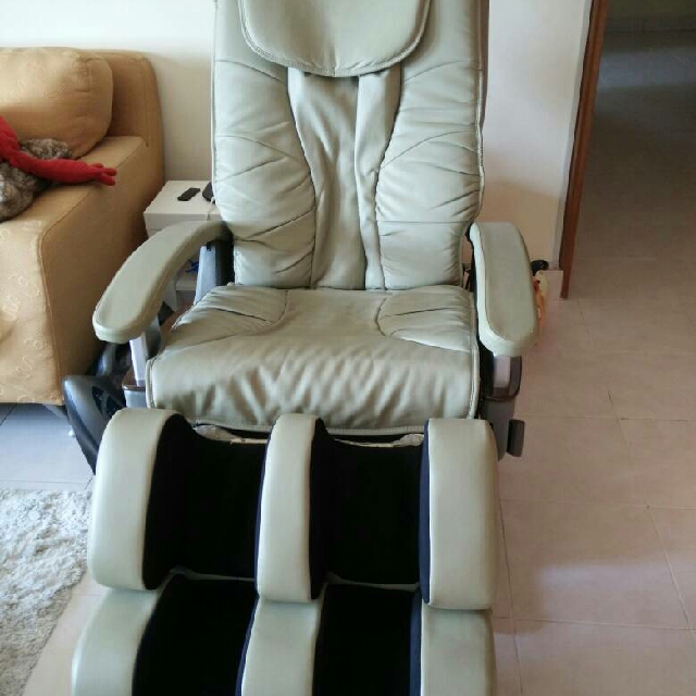 Second hand massage chair store