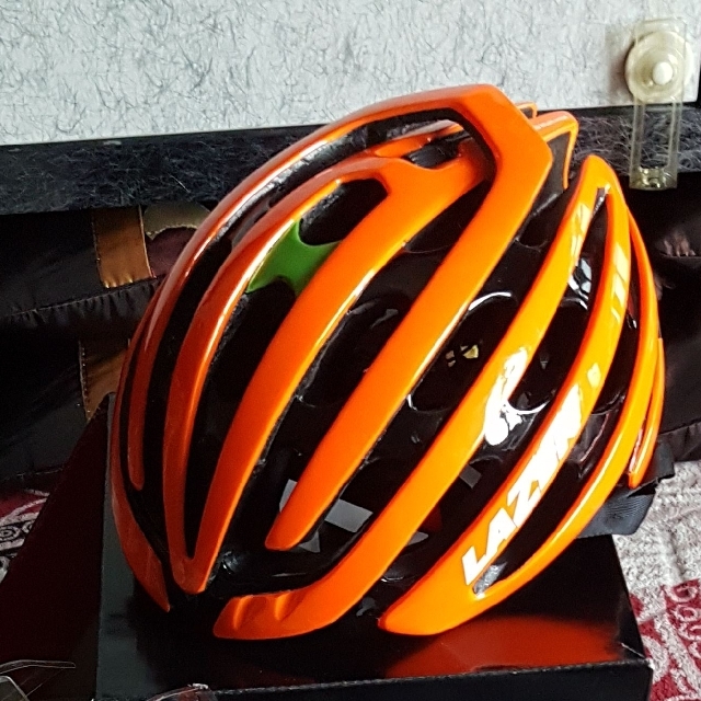domineren Uiterlijk tempel Orange Lazer Z1 helmet size M. (52cm to 56cm), Sports Equipment, Bicycles &  Parts, Bicycles on Carousell