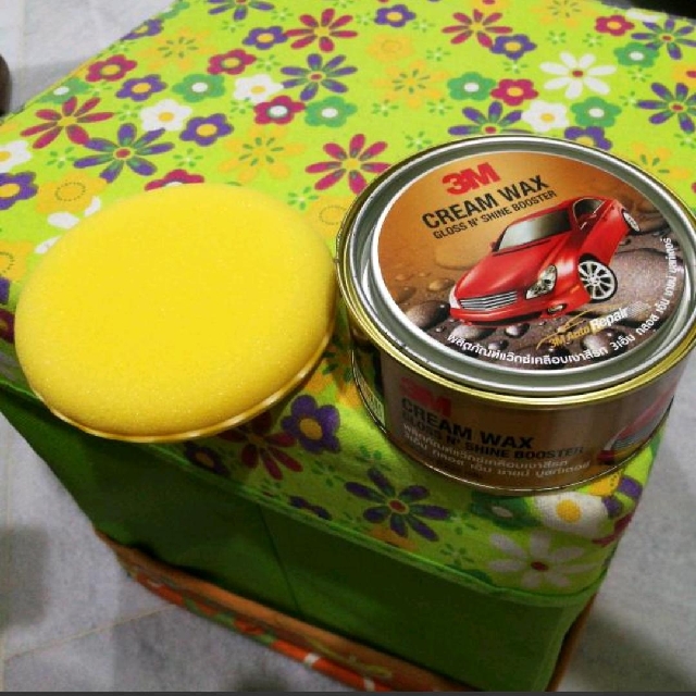 3M wax (Category: Cleaning & Detailing Products) located in Singapore. Submitted by brianeng (Listing ID 128009828, Image 2). Description: 3M Cream Wax -Gloss N'Shine Booster -3M Auto repair -Easy to apply -Shine & Smooth Brand: 3M Form Gel: Cream Size (cm): 11x11x8 Weight (kg): 0.5 Details For use with private car Garage or repair shop, body and car care, economical weight 220 g packed in a cans. The appearance is creamy out. Use either a sponge