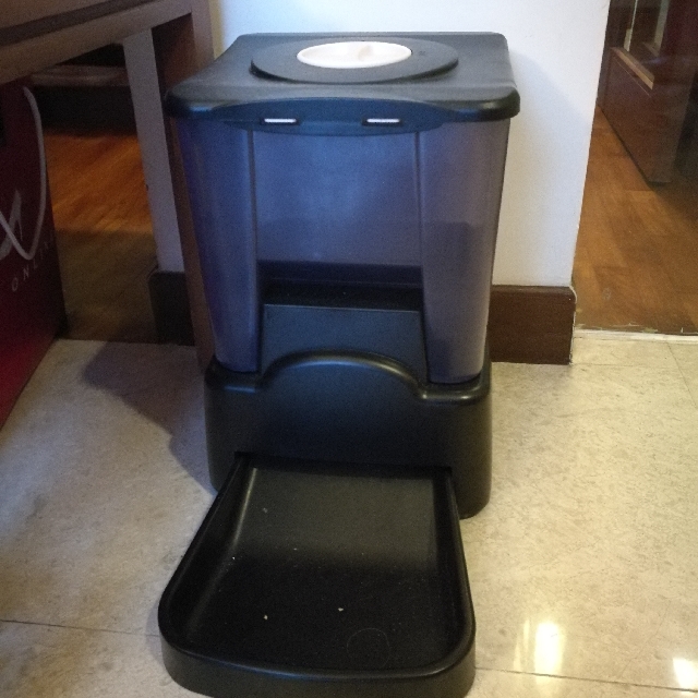 Ce compass shop automatic pet feeder