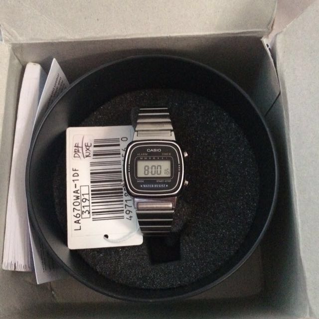 Casio LA670W (retro) Original, Fesyen Wanita, Jam Tangan di Carousell