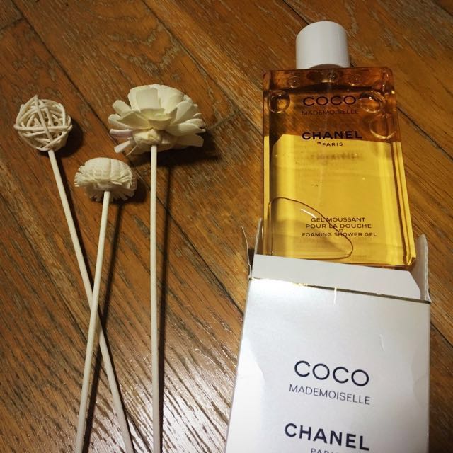 COCO Mademoiselle Chanel Foaming Shower Gel