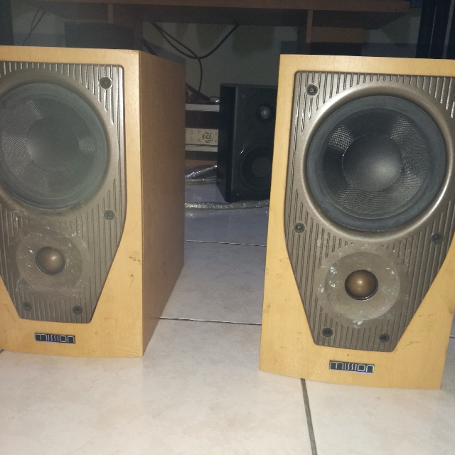 Mission m71i speakers top