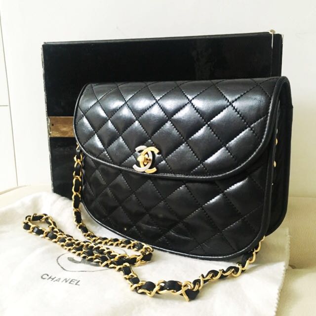 Chanel Tweed Bag with Wooden Handle and CC Logo, Luxury, Bags & Wallets on  Carousell