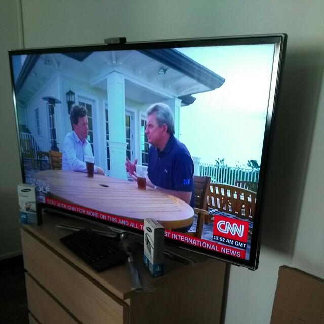 Excellent Conditions Samsung 46 Inches Smart Tv With Remite