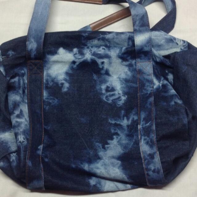 USED ORIGINAL GUESS BY MARCIANO TIE DYE DENIM DUFFLE TRAVEL BAG