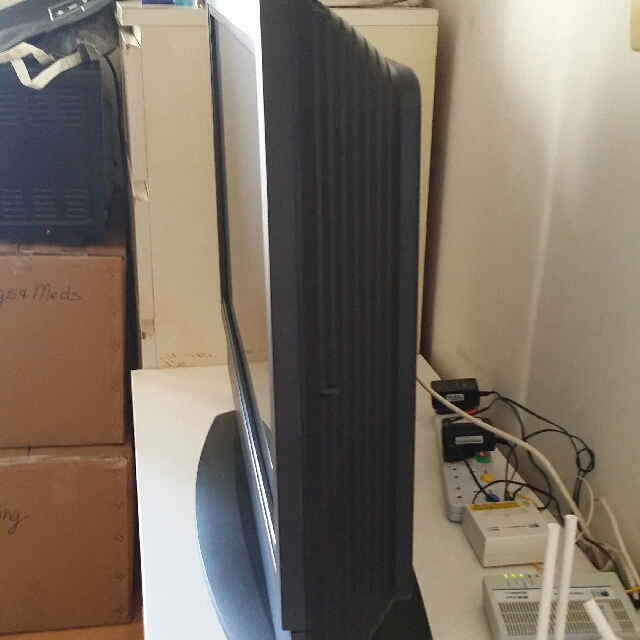 32 inch Olevia TV, 電視及其他電器 , 電視 & 其他電器, 電視 Carousell