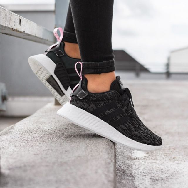 nmd r2 black and pink