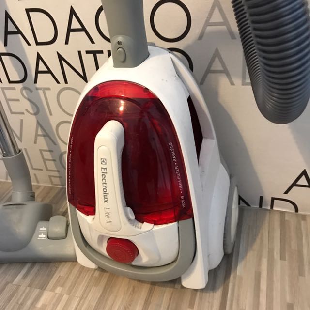 Electrolux Lite Ii Bagless Vacuum Cleaner Tv Home Appliances Vacuum Cleaner Housekeeping On Carousell