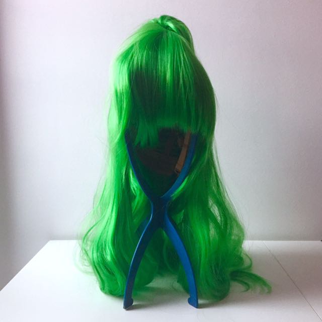 Green wig ponytail top